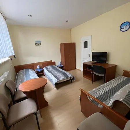 Δωμάτια σε οικογενειακή κατοικία Adania Bis *