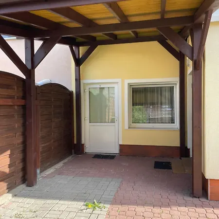 Privatunterkunft Adania Bis *