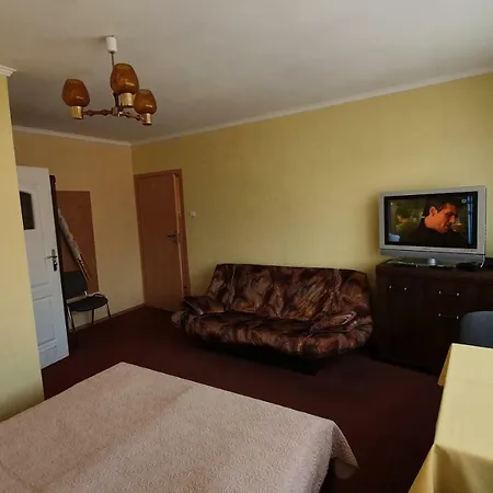 Δωμάτια σε οικογενειακή κατοικία Adania Bis *