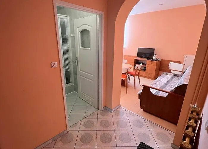 Adania Bis Privatunterkunft *